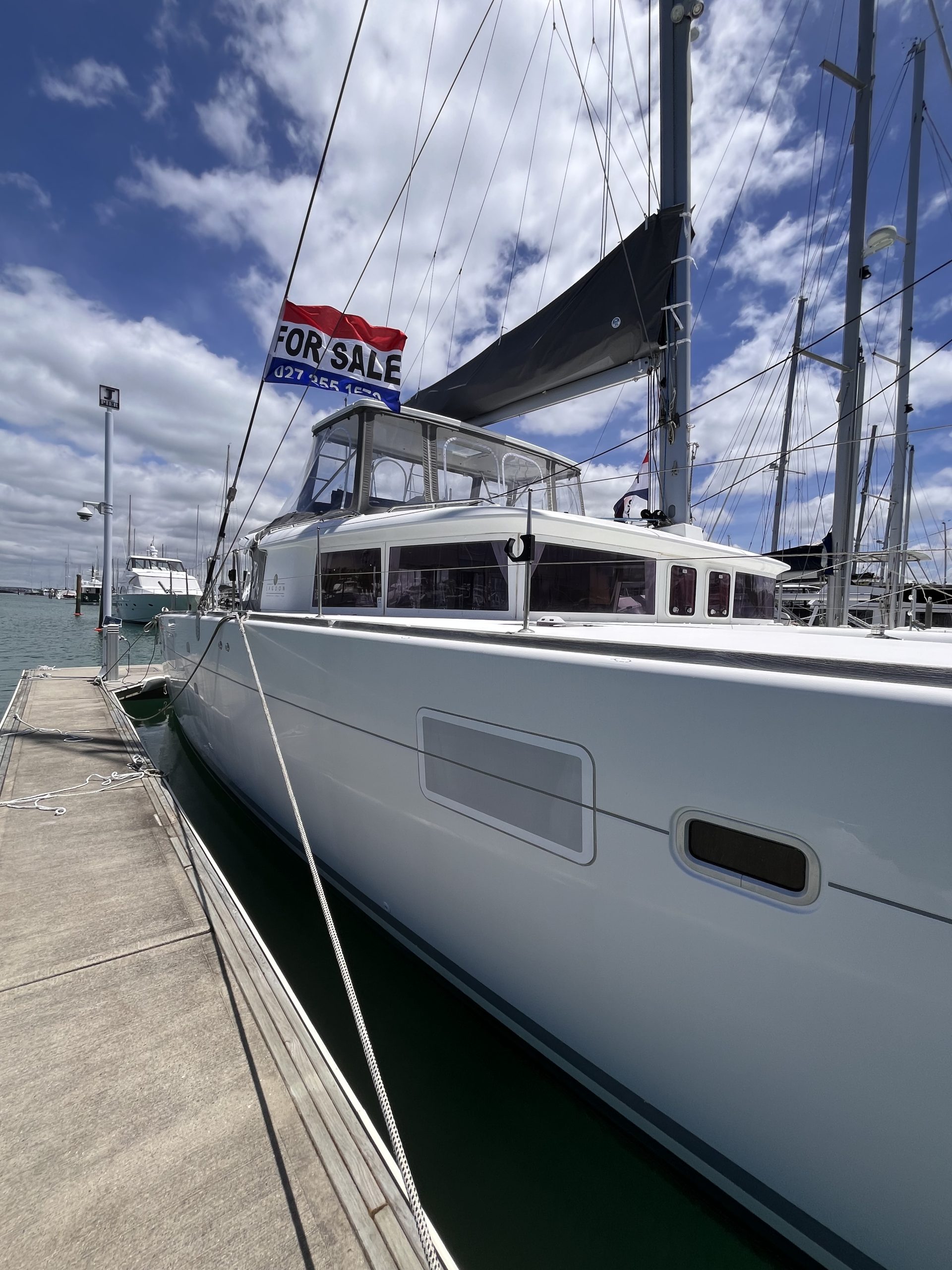 Catamaran Berth J98 15m